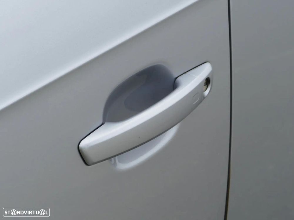 Audi A3 Sportback 2.0 TDI Advance - 9