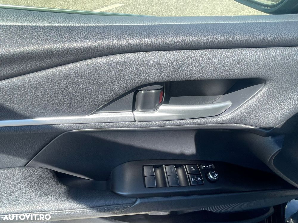 Toyota Camry 2.5 Dynamic - 8