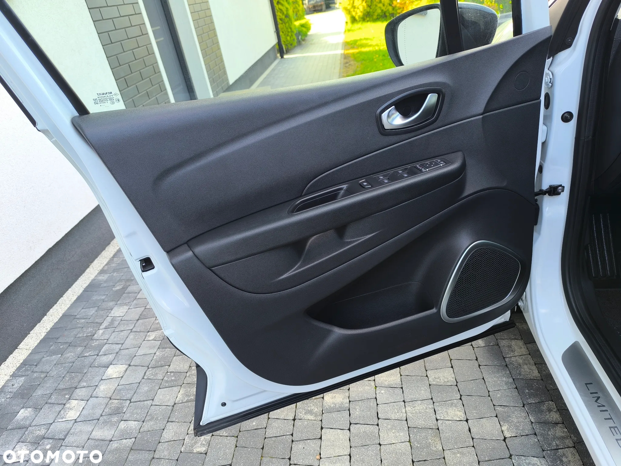 Renault Captur 0.9 Energy TCe Limited - 27