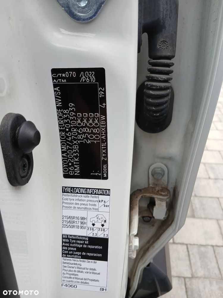 Toyota C-HR 1.8 Hybrid GPF Executive - 12
