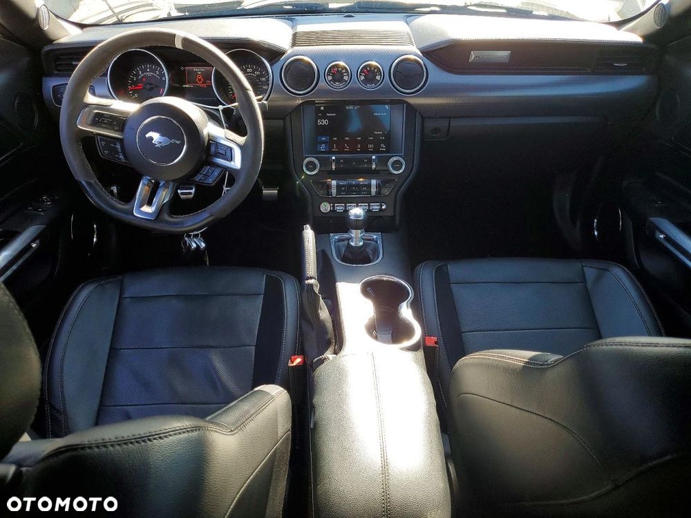 Ford Mustang 5.0 V8 GT - 9