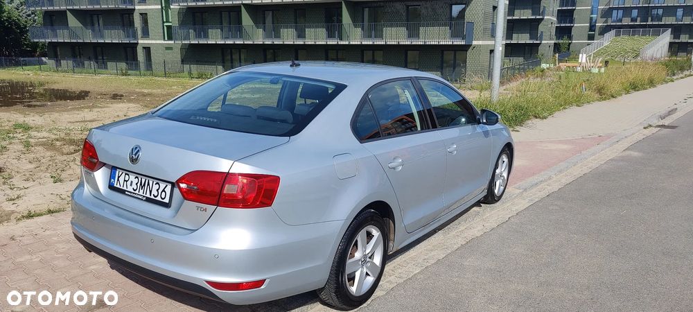 Volkswagen Jetta 1.6 TDI Trendline - 6
