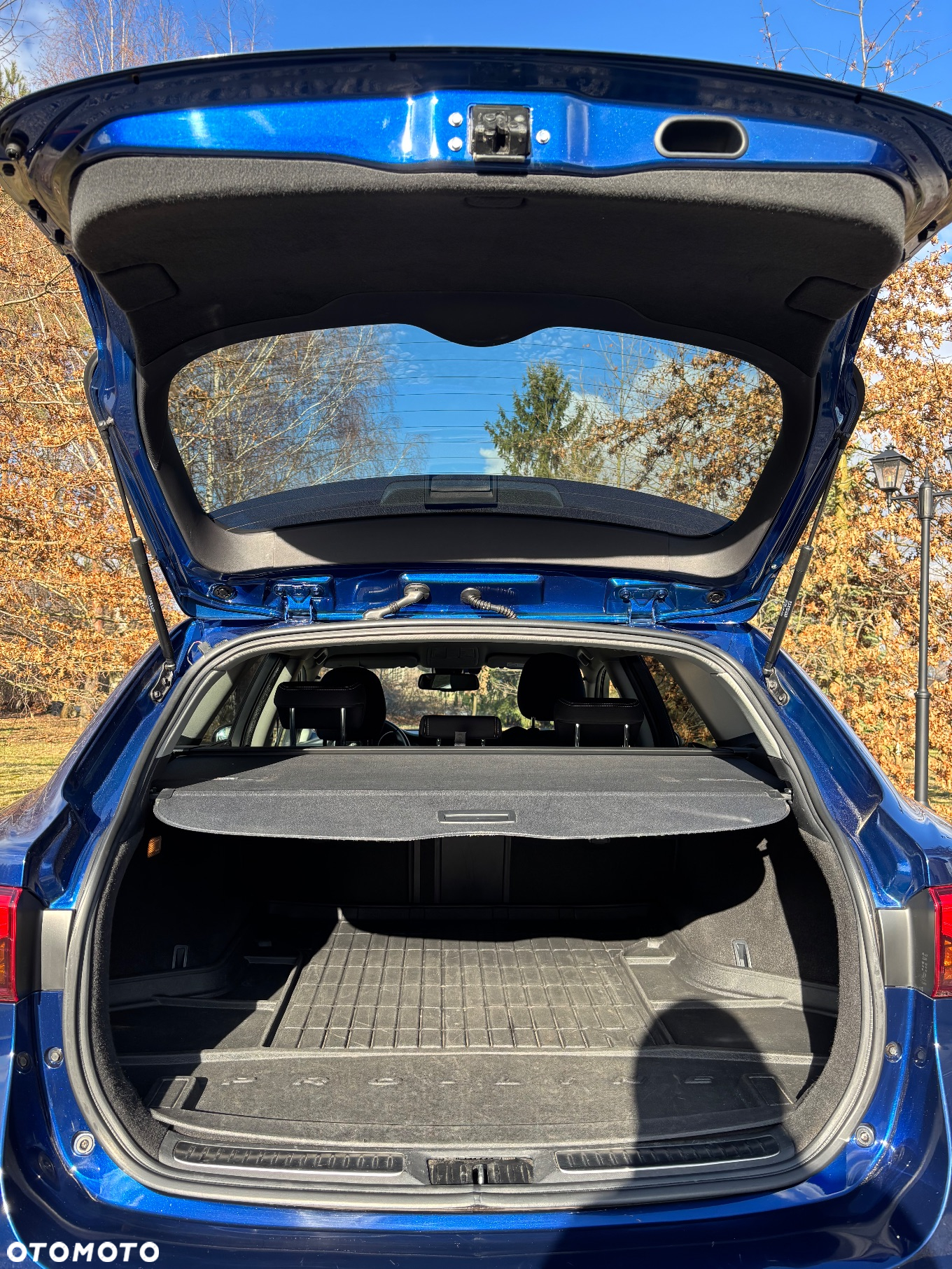 Toyota Avensis 1.8 Premium MS - 3