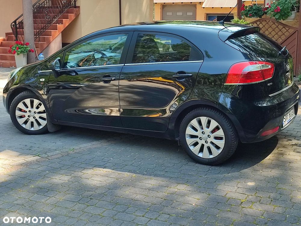 Kia Rio - 4