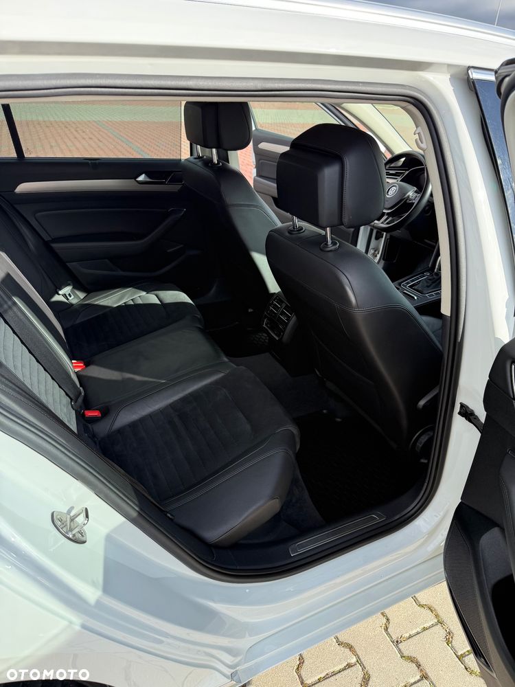 Volkswagen Passat - 18