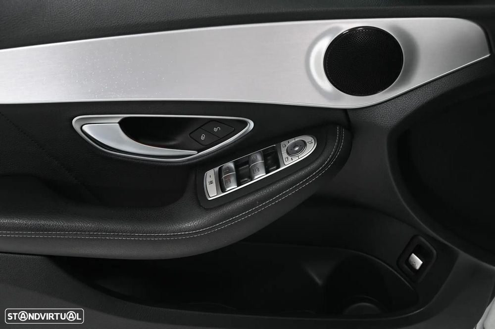 Mercedes-Benz C 300 de AMG Line - 28