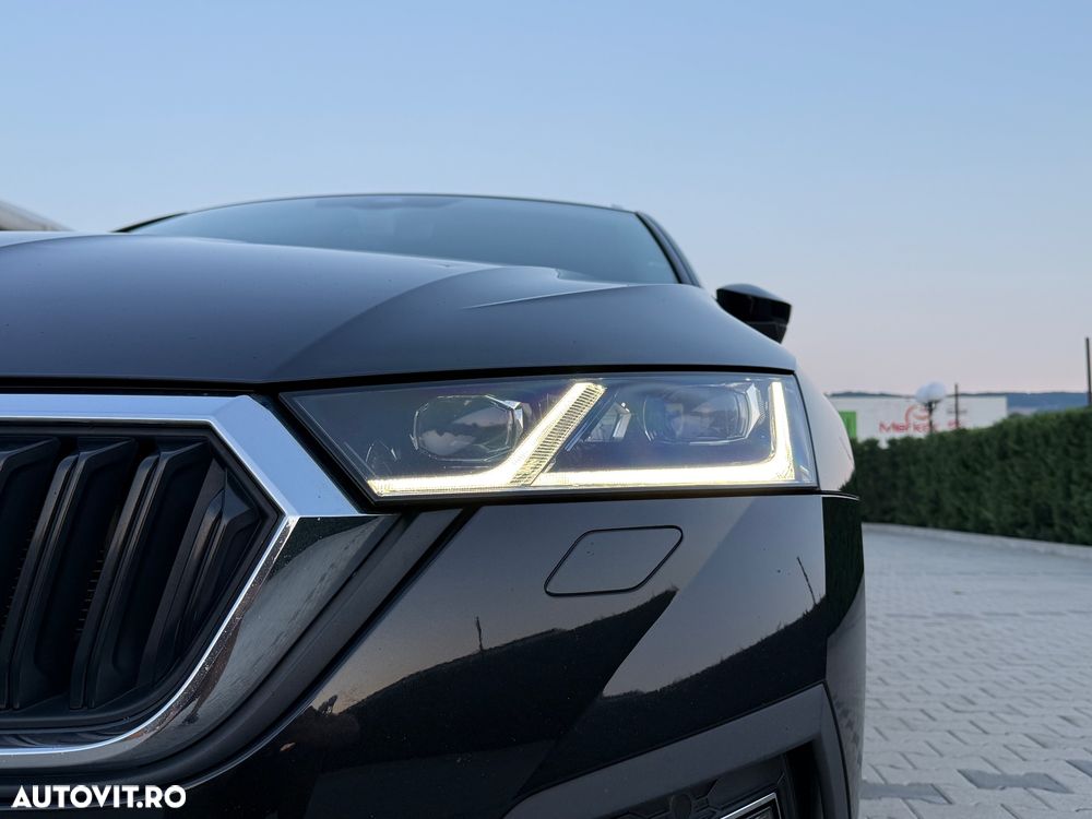 Skoda Octavia 2.0 TDI STYLE DSG - 32