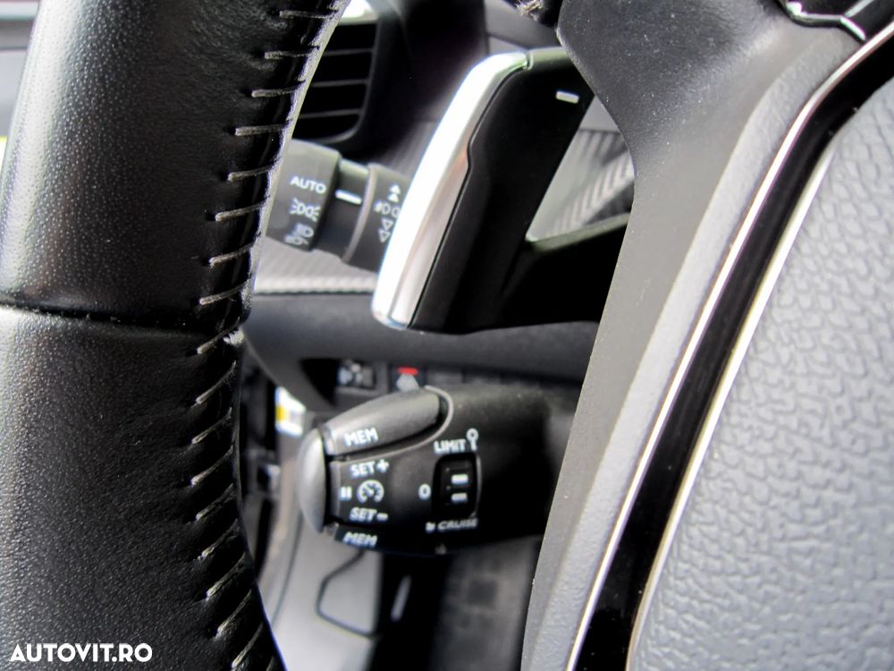 Peugeot 2008 1.5 BlueHDI STT EAT8 Allure - 11
