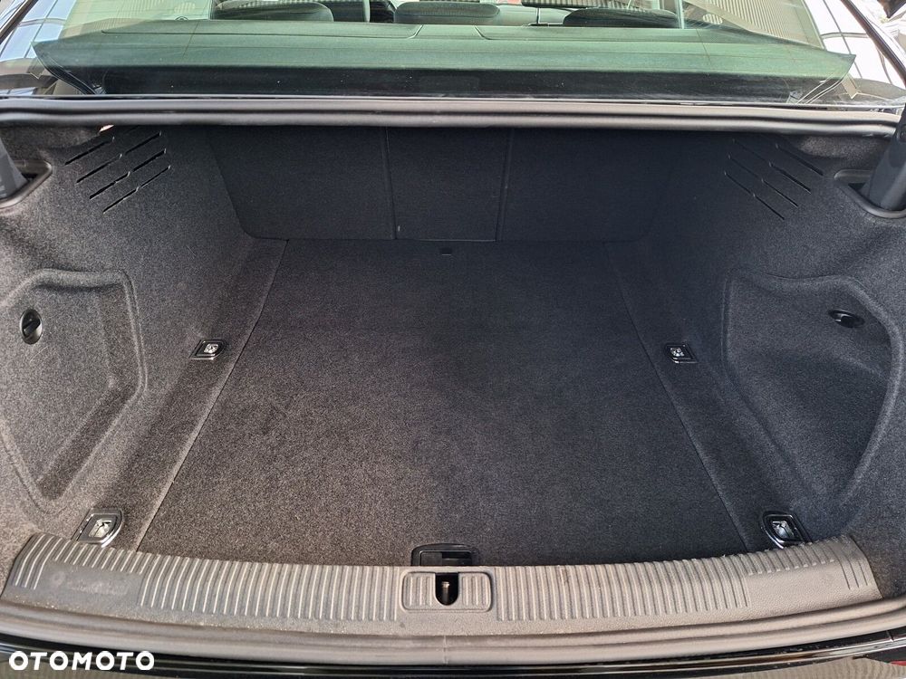Audi A4 Limousine - 15