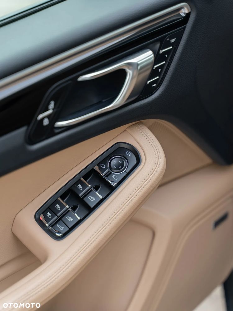 Porsche Macan T - 23