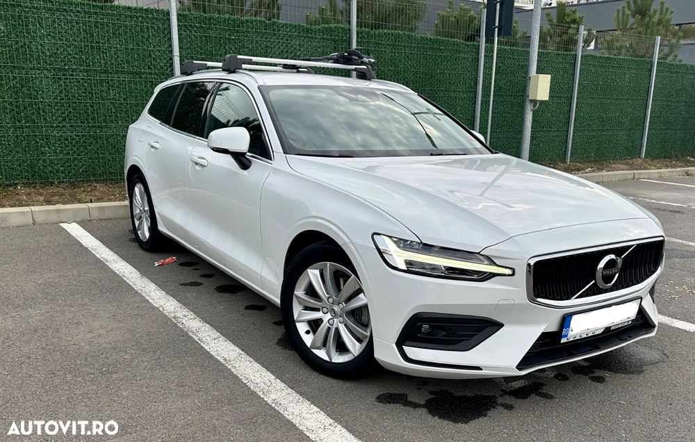 Volvo V60 B4 MHEV AT8 FWD Momentum Pro - 1