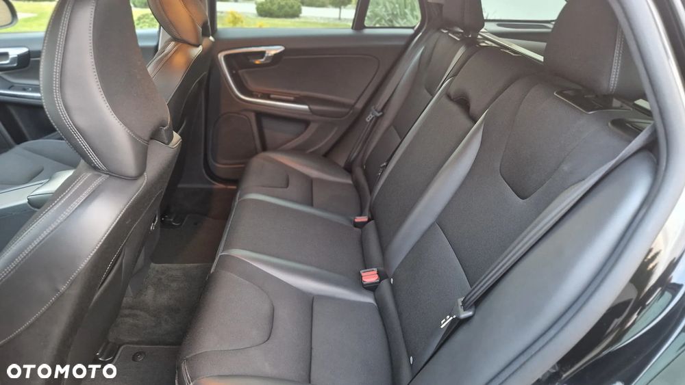 Volvo V60 D2 Kinetic - 22