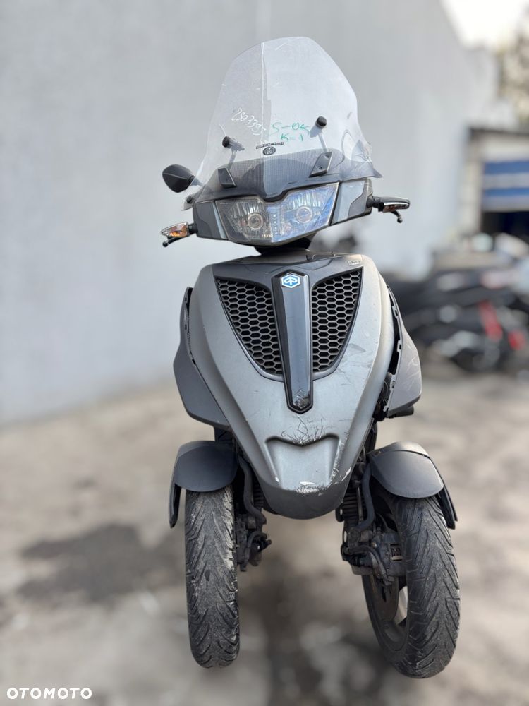 Piaggio MP-3 - 11