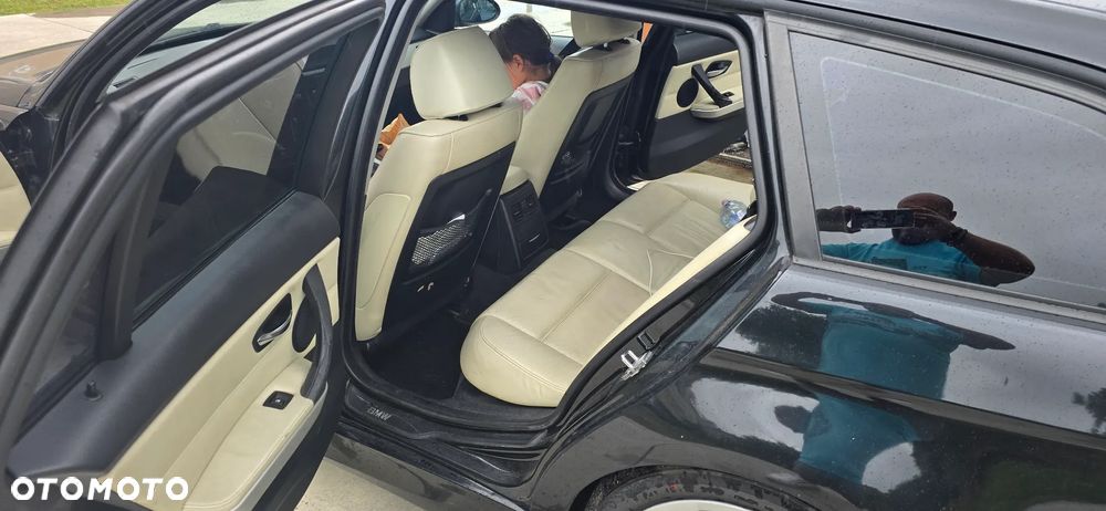 BMW Seria 3 320d - 10