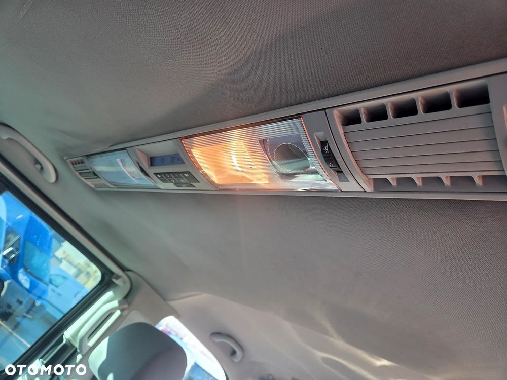 Volkswagen Transporter - 8