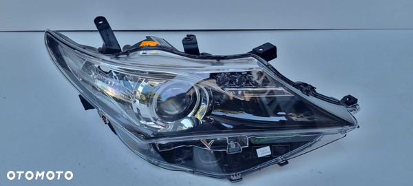 TOYOTA Auris 12-18 Soczewka Lampa Reflektor Prawy Kraków