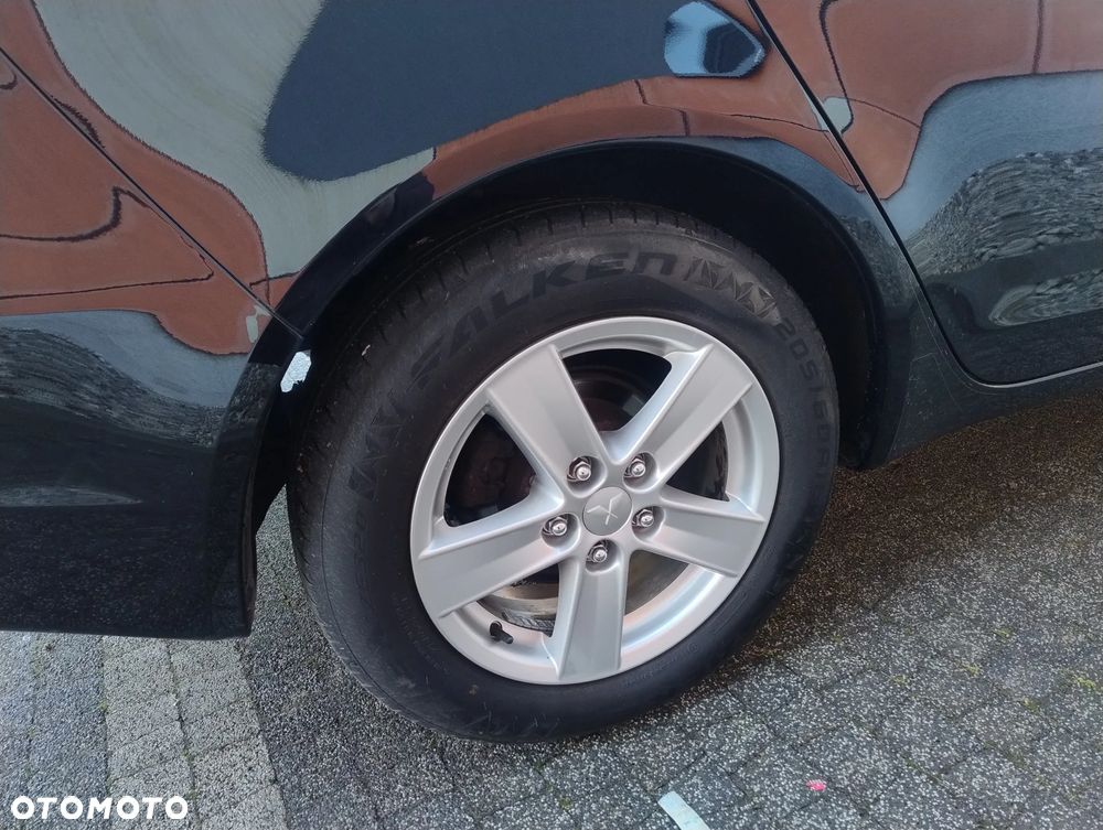 Mitsubishi Lancer 1.8 Intense - 37