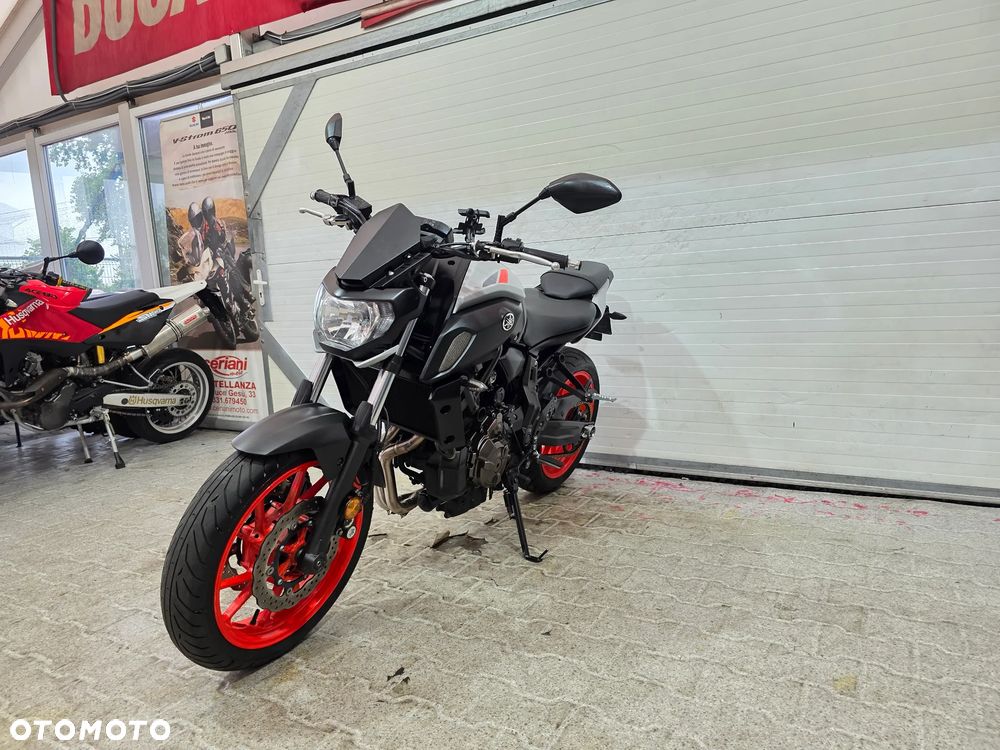 Yamaha MT - 6
