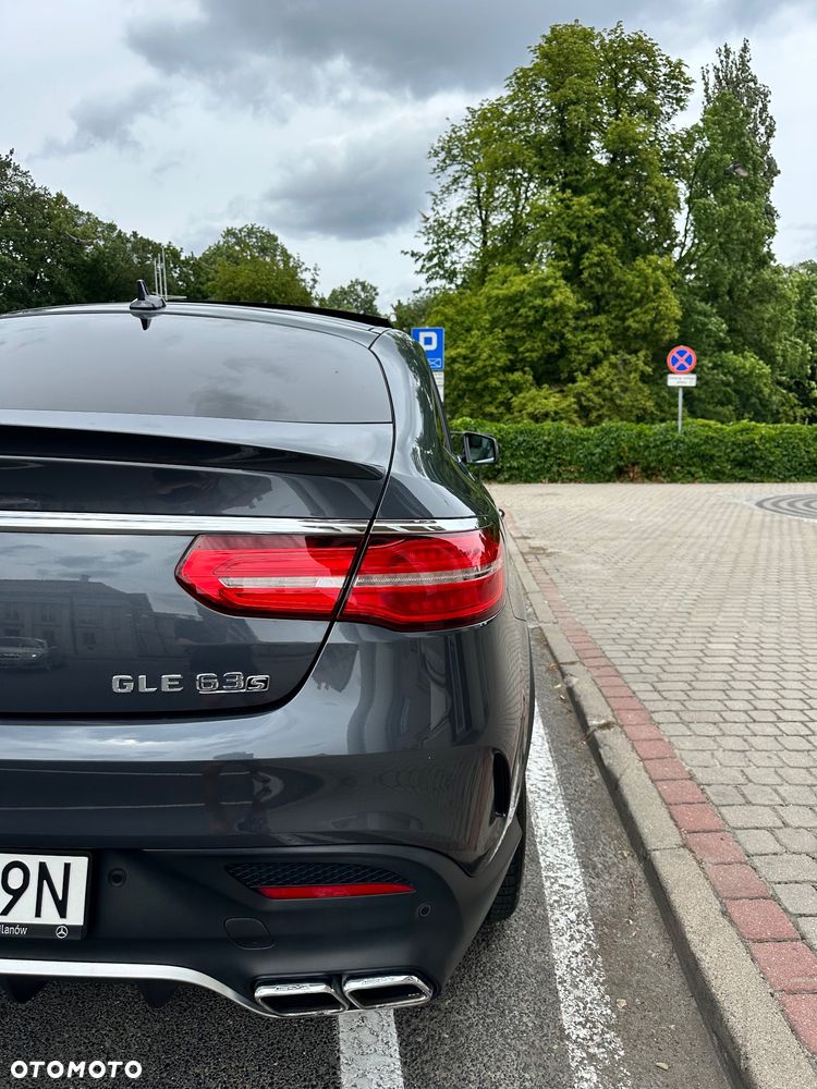Mercedes-Benz GLE - 12