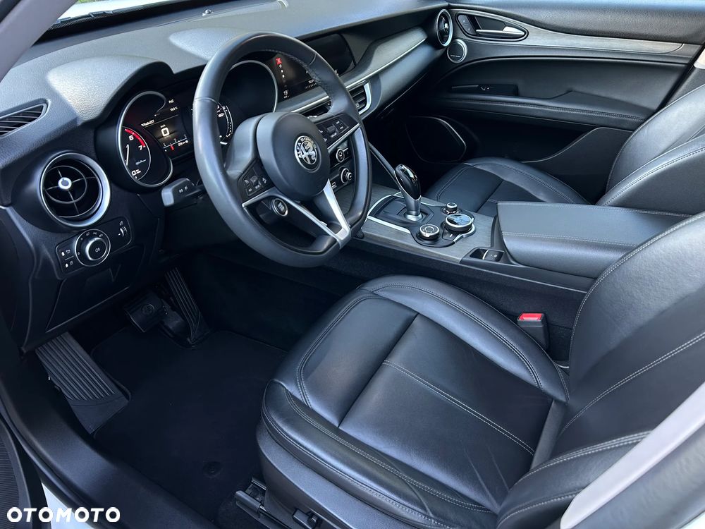 Alfa Romeo Stelvio 2.0 Turbo 16V AT8-Q4 Ti - 16