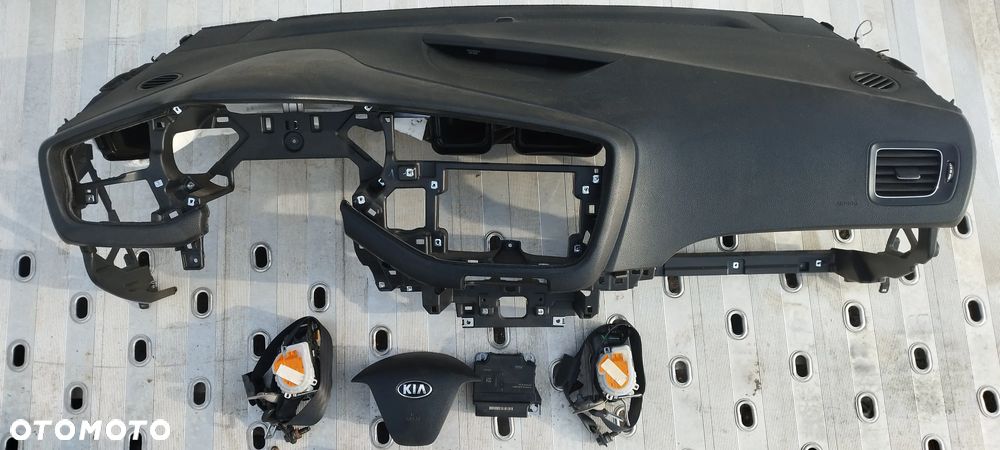 Kia cee'd II Konsola Airbag org. Kpl. - 1