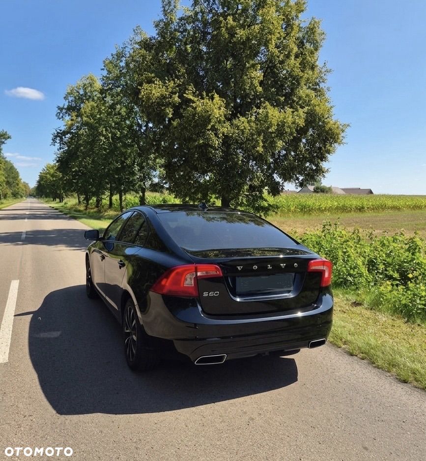 Volvo S60 D2 Drive-E Dynamic Edition (Momentum) - 3