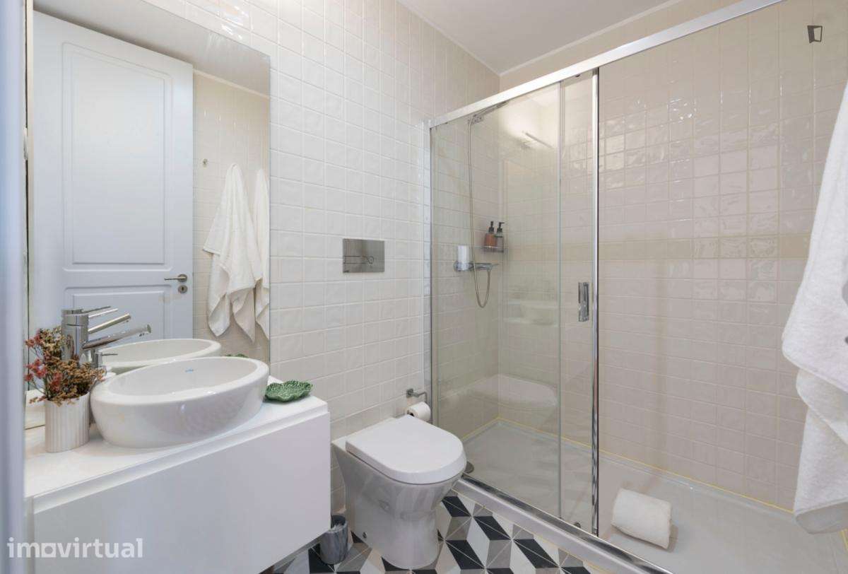 Apartamento com 1 quartos - localizado em Santo Ildefonso Porto - Grande imagem: 2/9