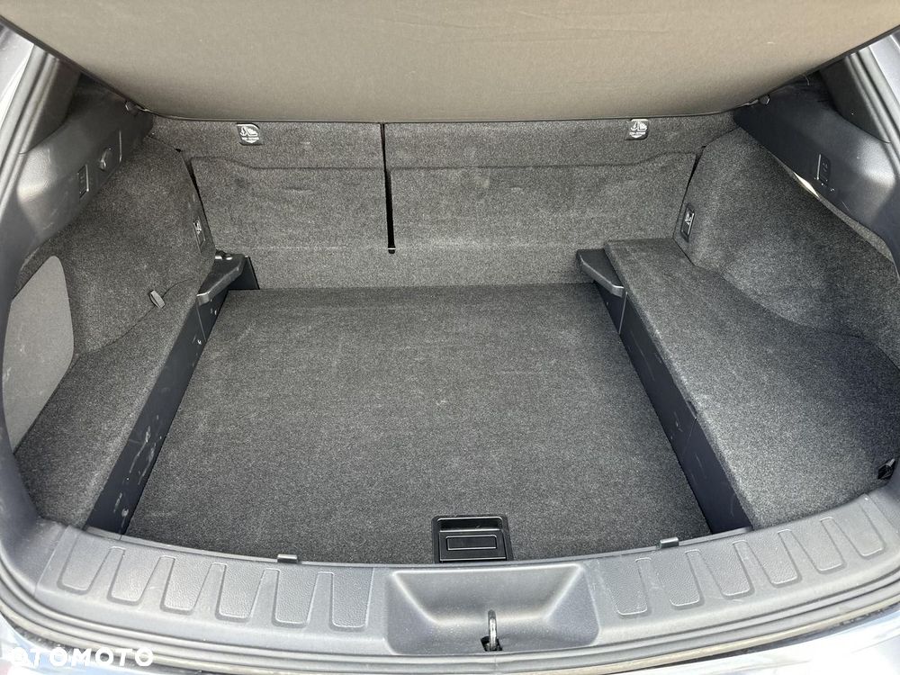 Lexus UX 300h F Sport Design - 21