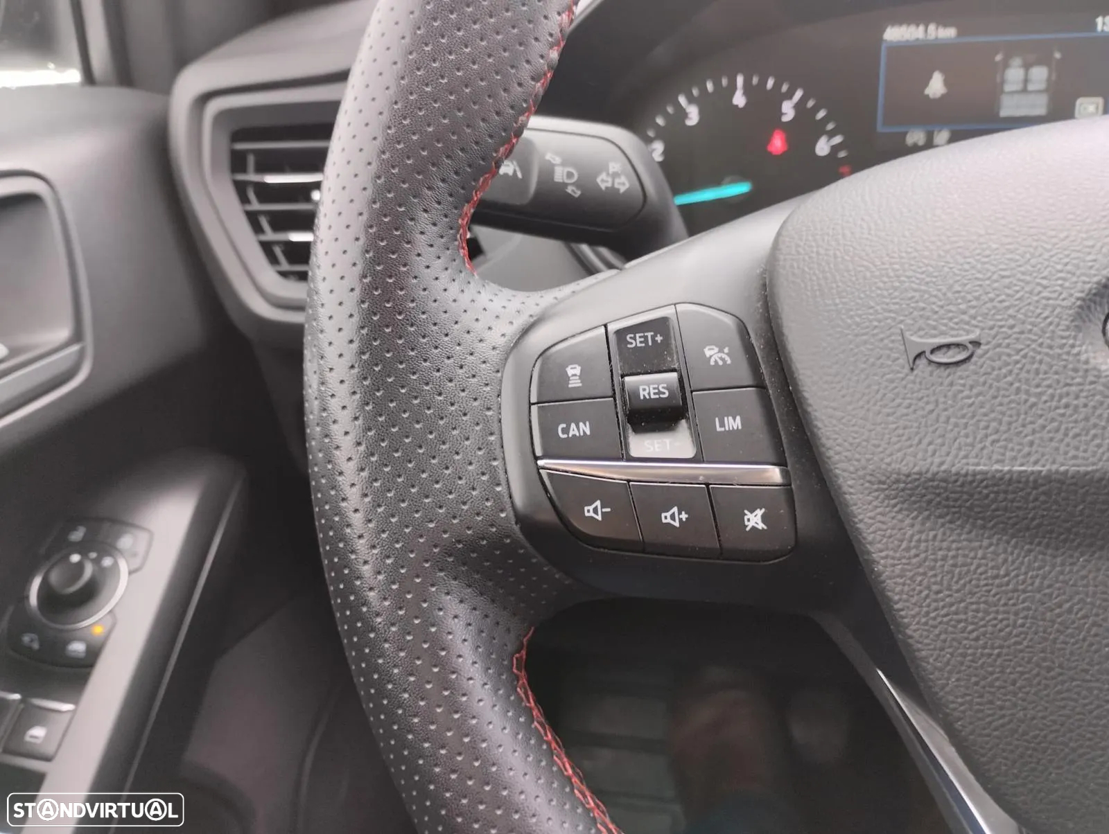 Ford Focus 1.0 EcoBoost MHEV ST-Line - 12
