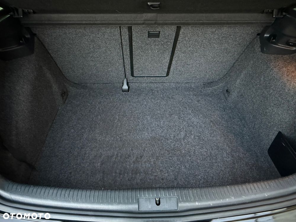 Volkswagen Golf 2.0 TDI DPF BlueMotion Technology Team - 7