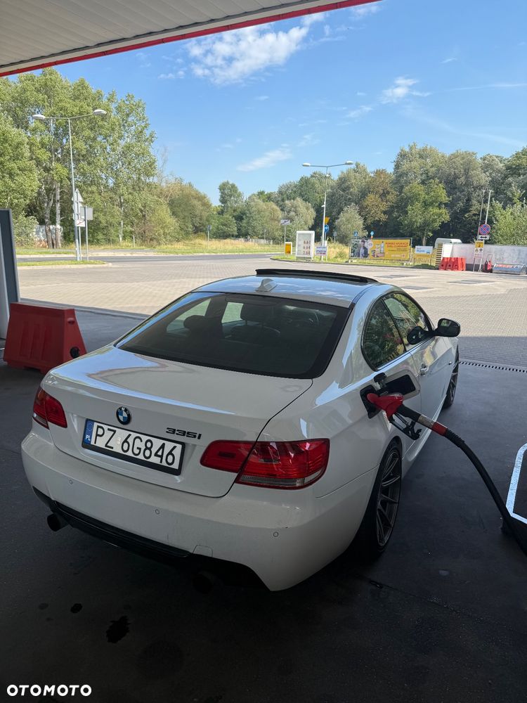 BMW Seria 3 335i xDrive Coupe M Sport Edition - 4