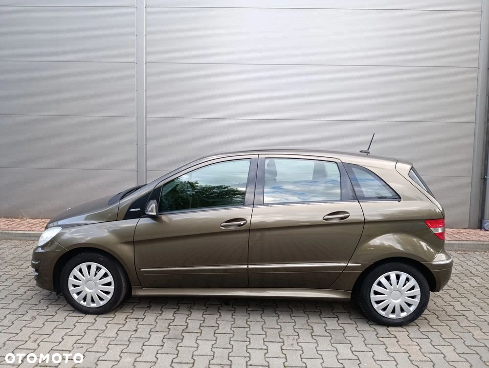 Mercedes-Benz Klasa B 180 - 21