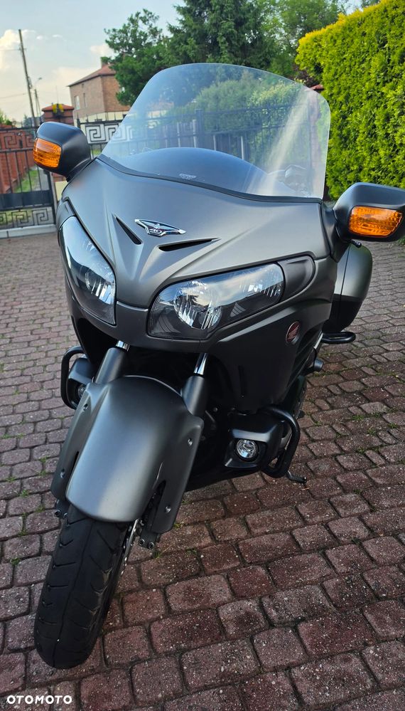 Honda GL - 4