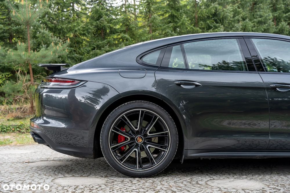 Porsche Panamera 4S - 16