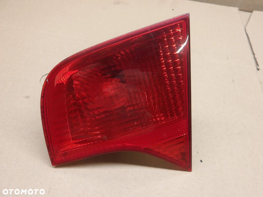 AUDI A4 B7 SEDAN 04-08 2.0TDI LAMPA TYŁ TYLNA W KLAPE PRAWA LEWA - 2