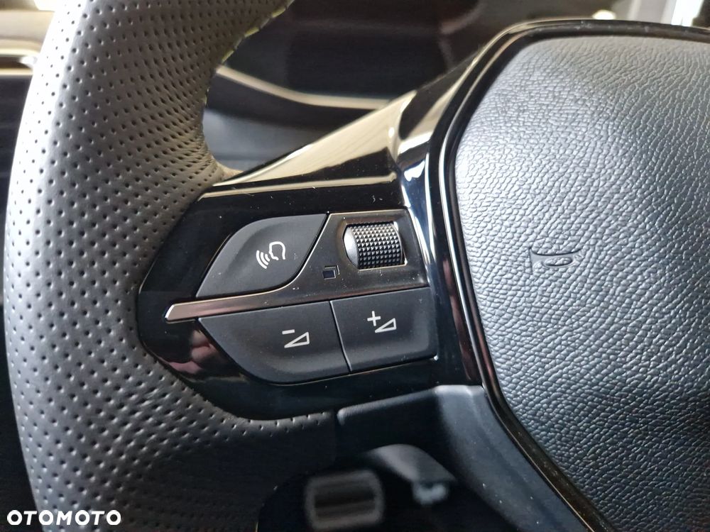 Peugeot 2008 PureTech mHEV GT E-DCS6 - 25