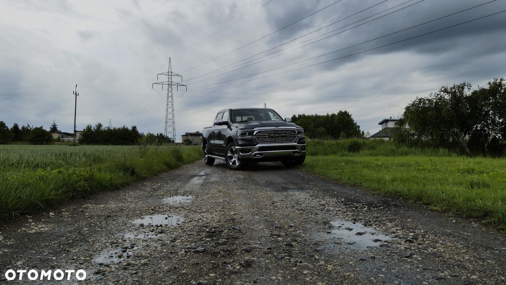 RAM 1500 5.7 Crew Cab Longbed Laramie Chrome - 22