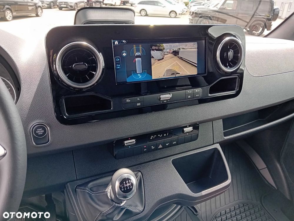 Mercedes-Benz Sprinter - 8