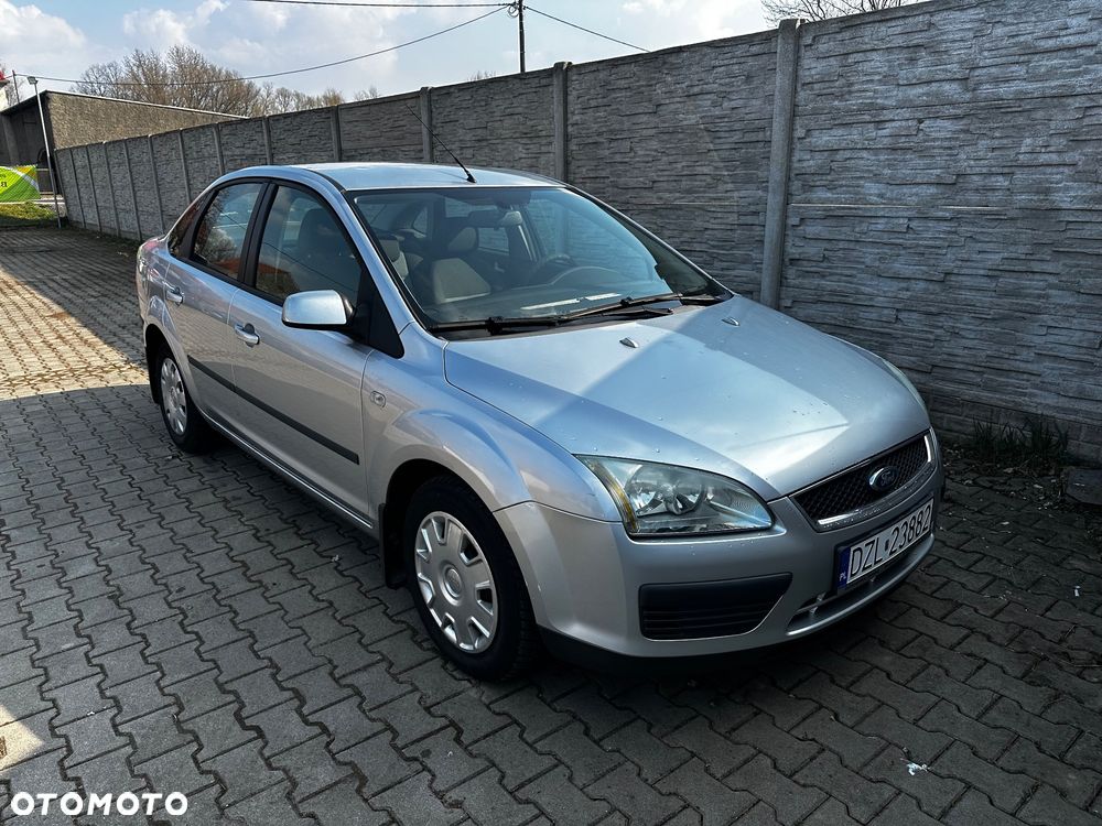 Ford Focus 1.6 16V Trend - 10