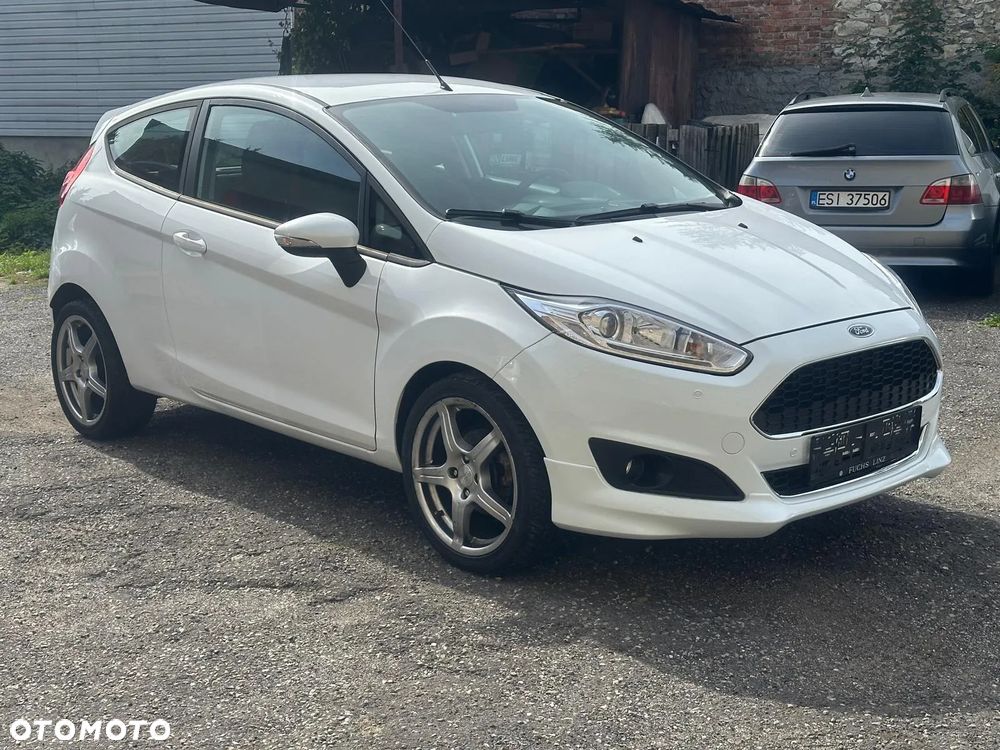 Ford Fiesta 2016 photo 2