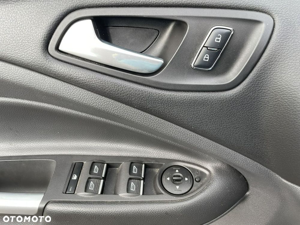 Ford Kuga 1.5 EcoBoost 2x4 ST-Line - 12