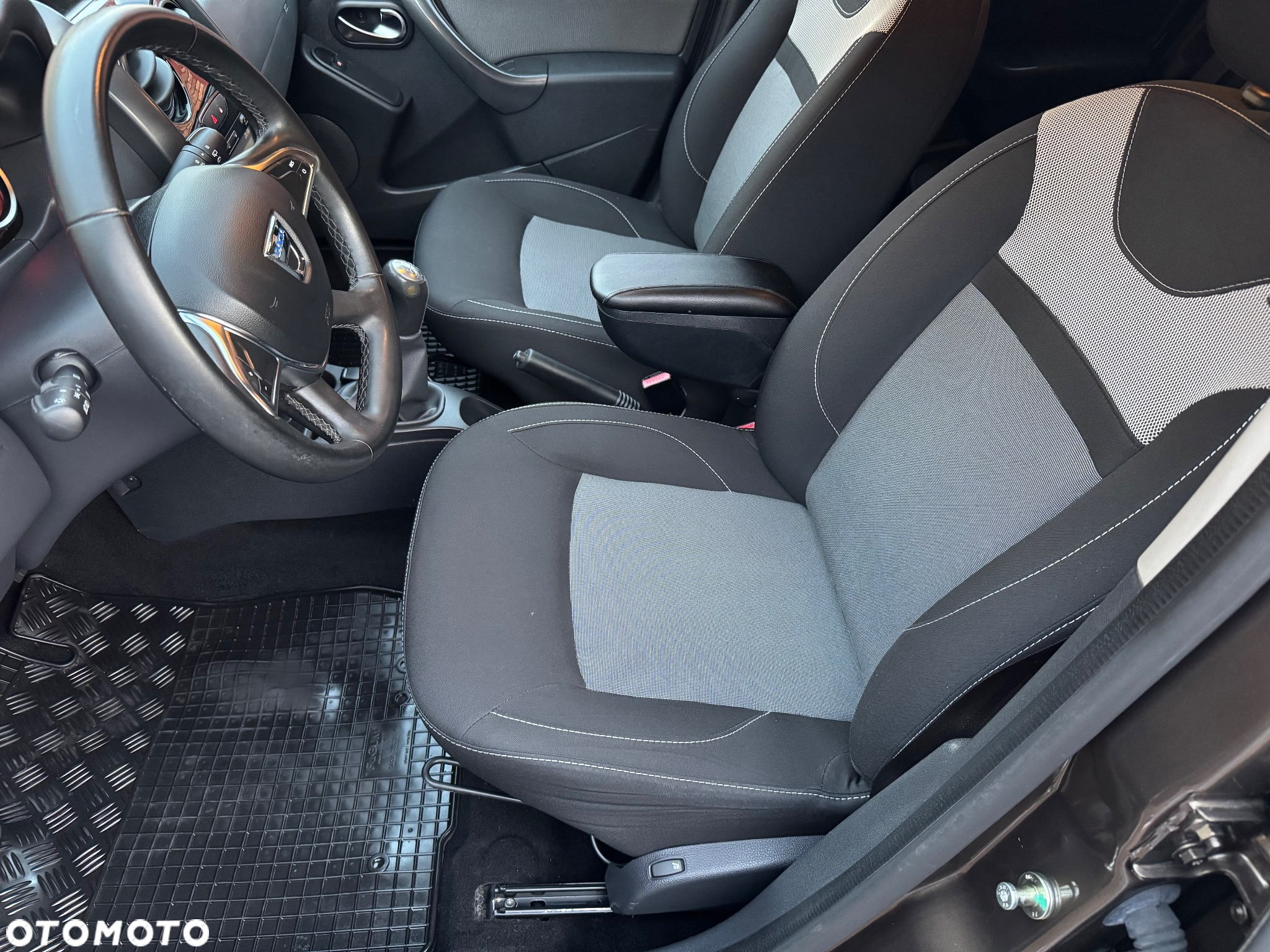 Dacia Duster 1.6 SCe Prestige - 21