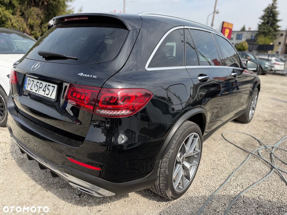 Mercedes-Benz GLC 300 4Matic 9G-TRONIC AMG Line - 3