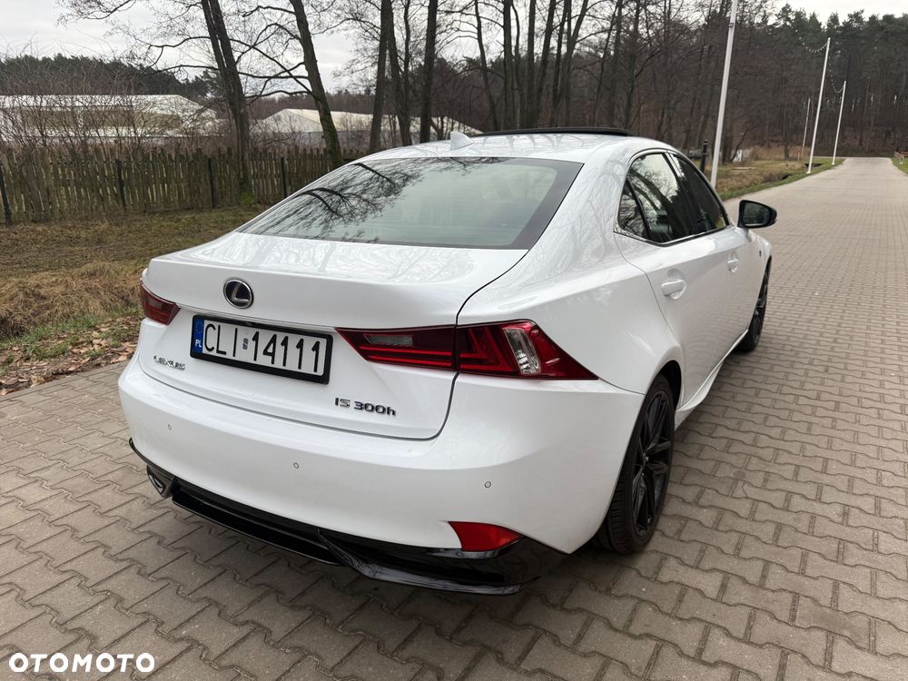 Lexus IS 300h F Sport - 10