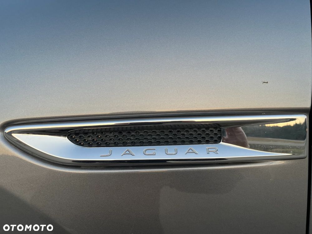 Jaguar F-Pace - 22