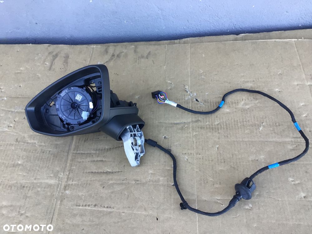 Lusterko lewe Audi A3 8Y 14 pin - 1