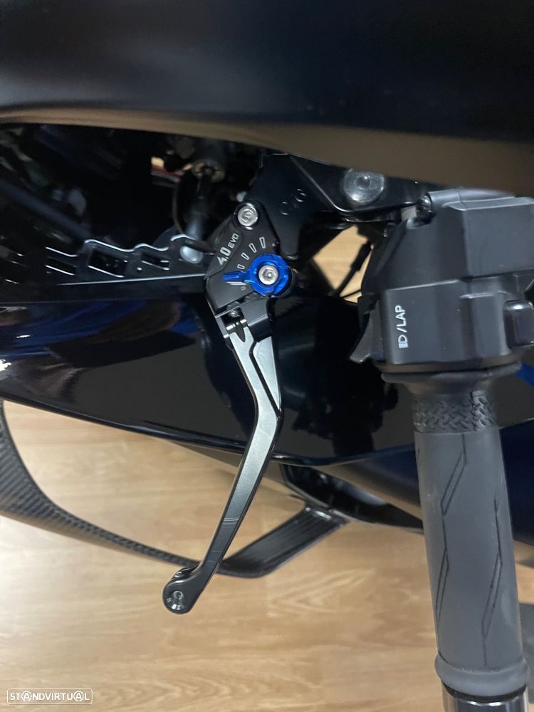 Yamaha YZF R1 - 9