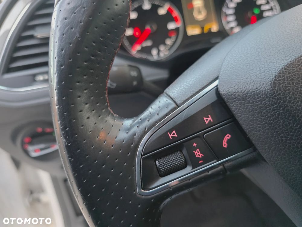 Seat Leon 2.0 TDI DPF Ecomotive DSG FR - 13