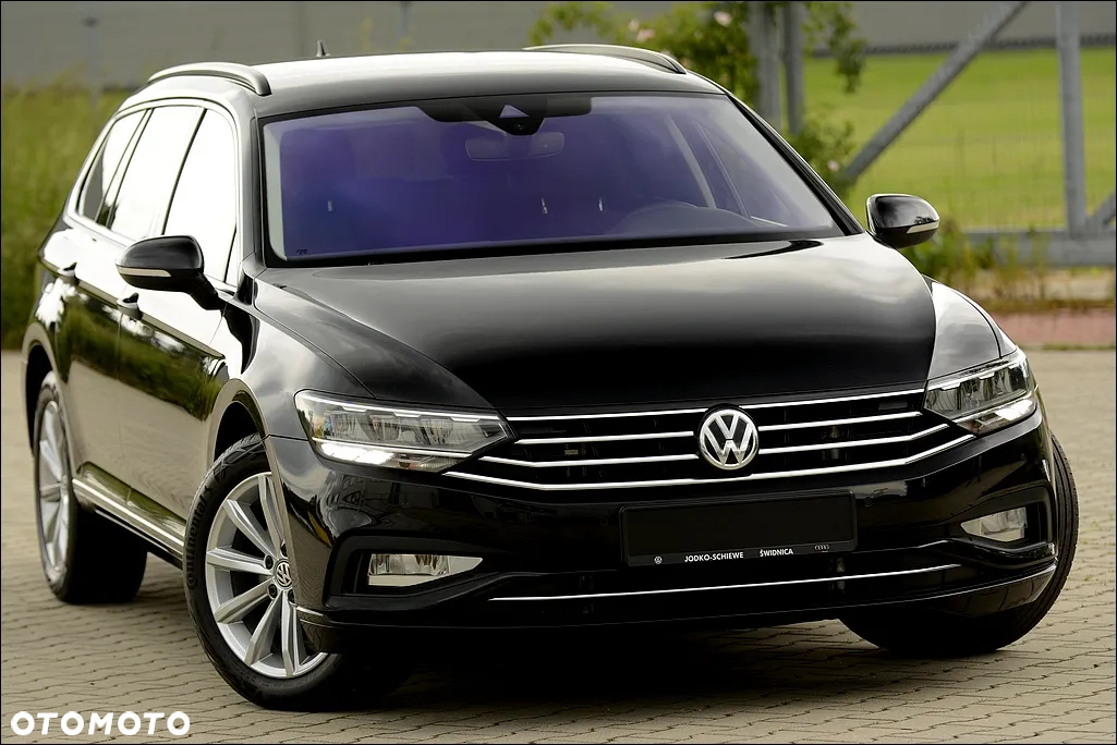 Volkswagen Passat Variant 2.0 TDI SCR DSG Comfortline - 2