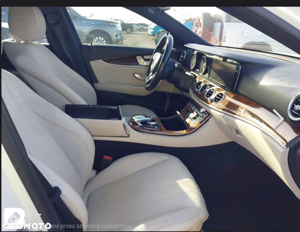 Mercedes-Benz Klasa E 450 4Matic 9G-TRONIC - 28